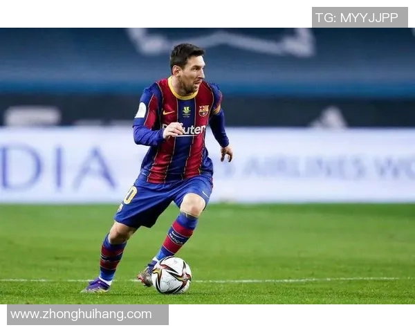 足球明星独特踢球姿势的精彩瞬间展示与解析